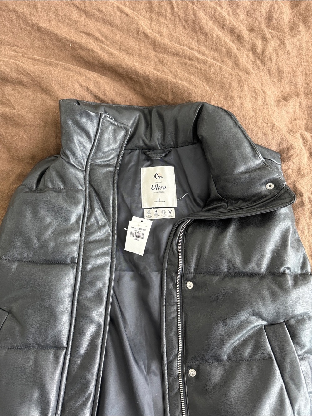 Abercrombie & Fitch Black Puffer Jacket/Vest